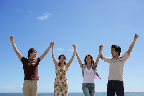 如何在海边玩朋友