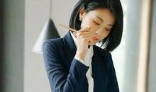 描述老师外貌的句子