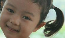 对小女孩的外貌描写