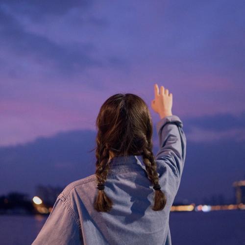 请享受由编辑组织的有关哄骗女友并谈论您的心情的快乐句子