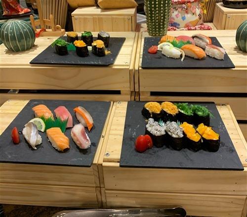 当您享用自助餐时