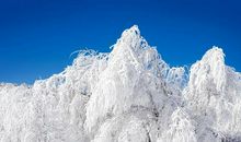 描写冰天雪地的段落