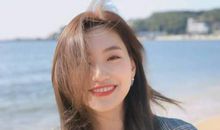 形容女生很开心的句子