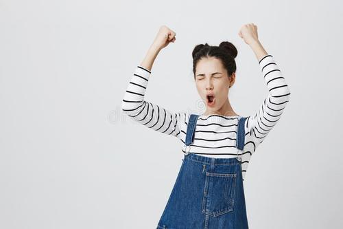 编辑编辑了一些关于幸福和兴奋的描述的精彩句子
