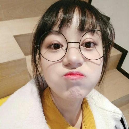 编辑编辑了一些有关表达幸福的女孩的句子