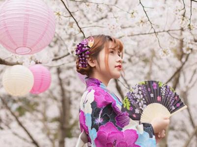 女孩比女孩瘦