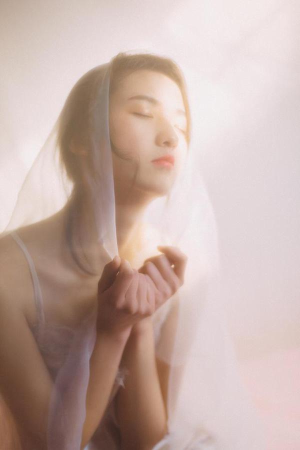 以下是编辑为每个人表达的男人心痛的句子