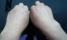 描写妈妈的手粗糙的句子