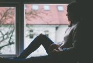 男孩和男人之间已经发出了成熟的