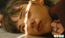 心痛的句子 忍着眼泪忍着痛的说说