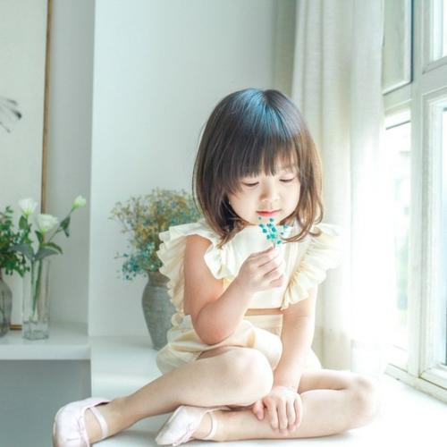 孩子如何描述他们的天真的笑声