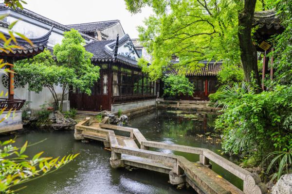 紫禁城的自由空间更少