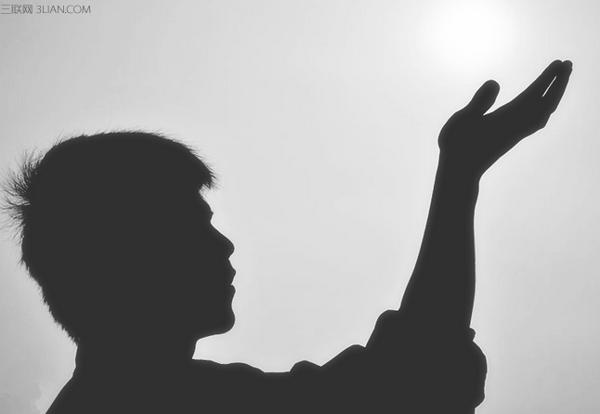 我认为通常与这个世界相反