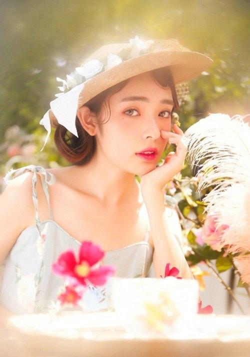 并为这个女孩挑选了一个句子