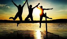 有了朋友挺开心的句子