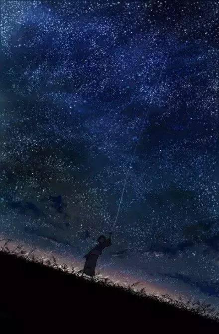 她越喜欢在泥沼中滚动