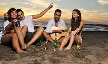 朋友很开心的句子