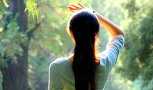 快乐靠自己，没有谁能够同情和分担你的悲切