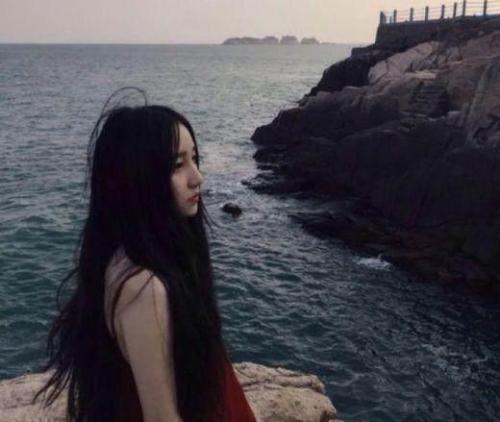 10.很少有人关心我，但只有少数人温暖着我的心。