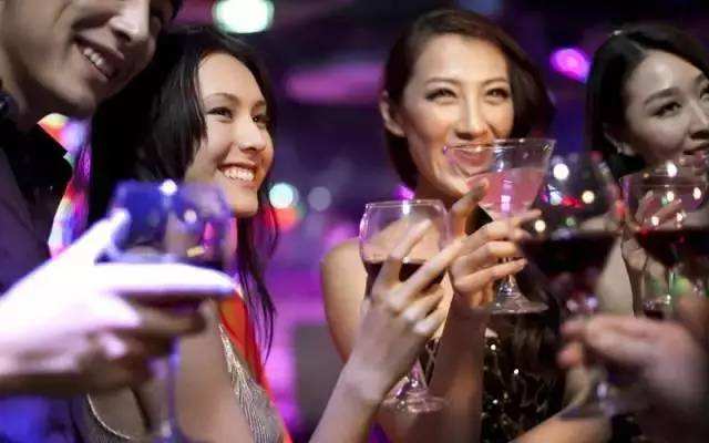 喝酒的女人 女人喝酒后的经典心情 2