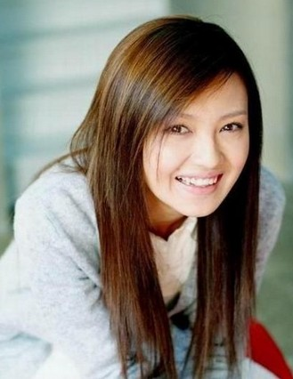 代表作有《旋风少女》，《明若小夕》，《泡泡之夏》，《会有天使爱你对我》等。2008年12月1日，发布《 2008第三届中国作家富豪榜》。 。明孝熙以300万元的版税收入在最富有的作家榜单上排名第11位，引起了广泛关注。明孝熙的笔法细腻，也被称为“现代孝琼瑶”。