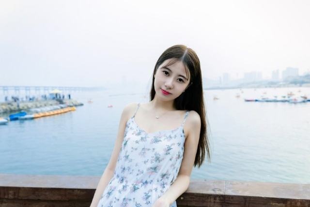 10.人们的眼睛都是平行的，但是他们看着不平等的人。人们在两侧都有两只耳朵，但他们总是在一侧听。人们只有一只嘴，但他们总能说两句话。