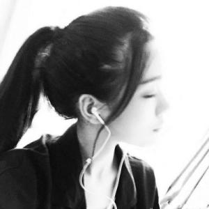 10.如果时间给我一片净土，我想一个人住，远离世界的动荡。