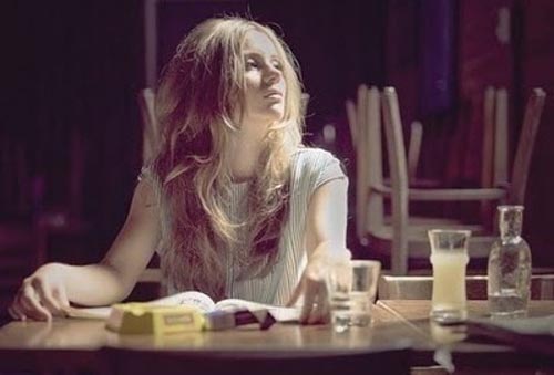 39.如果您不回头，为什么不忘记呢？如果没有命运，你为什么需要宣誓；今天，一切都像水一样，无影无踪。明天晚上，你会变得陌生。