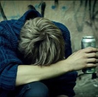 9.告诉自己不要哭，因为没人在乎。