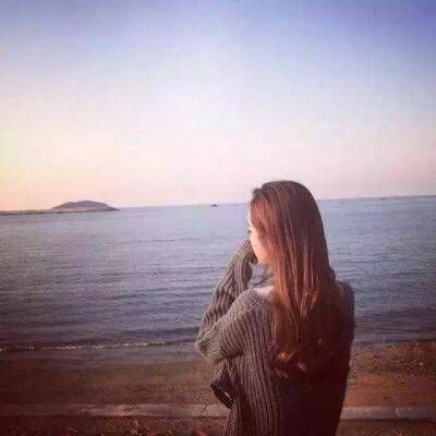 形容女人伤心痛苦的句子