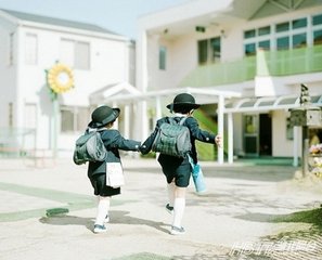 以亲情为话题引用古诗写一组句子 2