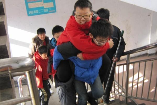 乐于助人的座右铭