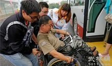 有关乐于助人的座右铭