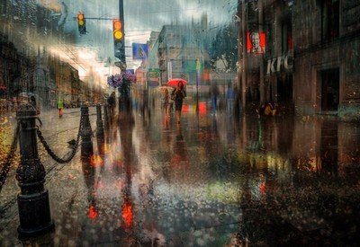 11.毛毛雨滋润了一切，倒出了麻烦。冲洗了世界并带来了新鲜感；驱散忧郁，使心情愉悦；装饰风景，丰富画卷。愿您在雨中享受浪漫，幸福生活！