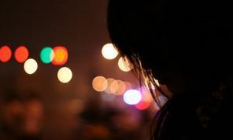 10.在这个世界上，没有人能真正感受到另一个人的痛苦。一万支箭刺穿了你的心，你不想活下去。这只是你自己的事。其他人可能会同情或叹息，但他们永远不会知道您的伤口正在溃烂。