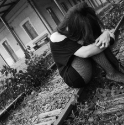9.婚姻是爱的坟墓。墓内的人们可以自由观看墓外的人们，墓外的人们很高兴。