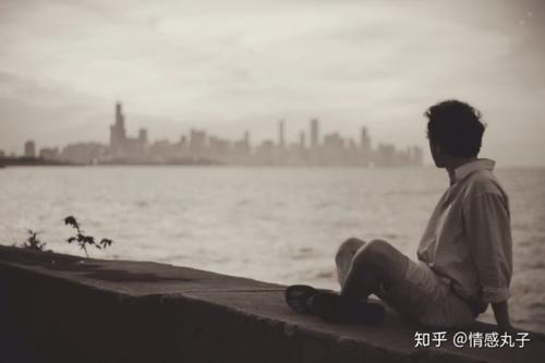 12.让生活的尽头围住的人不能前进一半。