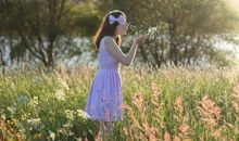 写人开心神情的句子 形容人神情的句子