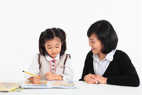 10.今天是世界儿童节。 《童话王》发来贺电：祝您“孩子的健康”，“孩子的快乐”，“孩子般的天真”，“孩子般的精神”，“孩子般的心永远”，“焕发青春”！永远快乐！
