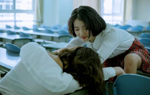 11.挥手告别，起航。无法做的是，你抛弃了友谊的绳索，牢固地绑在了我的心上。