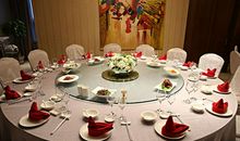 开心相聚吃饭看电影的句子