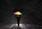 9.我一次又一次原谅你，但是你呢？我问你的每句话都是沉默的。