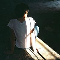10.当寂寞落入夜晚时，当演奏各种版本的小夜曲时，您必须选择聆听。