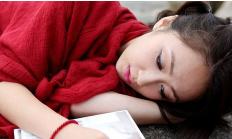 11.男人比女人更浪漫。换句话说，男人的现实和浪漫是明显分开的。第一次见面时，对男人来说最重要的是感觉。