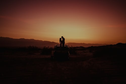 12.雄关漫道真的像铁，现在我们从头到脚向前走，山如海，夕阳如血。无论我们失去排名还是冠军，都让我们继续努力。