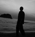 10.如今的人们，如果你告诉他真相，他认为你在撒谎。如果你告诉他一个谎言，他以为你在讲笑话。如果你告诉他一个笑话，他会认真对待。