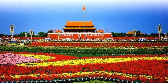 12.句子百科全书https://Www.1juzI.coM/夜晚太安静了，月光就像是用朦胧的银纱织成的雾，在叶子上，在柱子上，在藤椅的扶手上，人类庄严圣洁的光闪烁在他的脸上。大海似乎已经睡着了，我听到了海滩上柔和的浪潮的耳语。