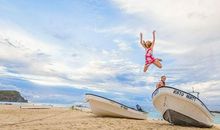 幼儿们玩的开心的句子