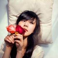 女孩和玫瑰的头像图片1