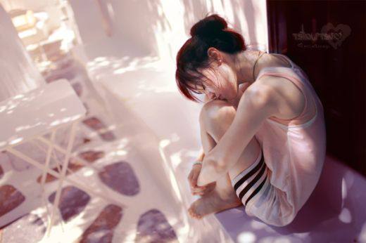 11.人们还活着，就像在泥泞的地面上行走一样，太轻和微风，你会后悔自己没有留下任何东西，甚至没有留下脚印，但是你内心的东西太重了，如果跌倒了，你会掉进去的你不小心，很难自拔。
